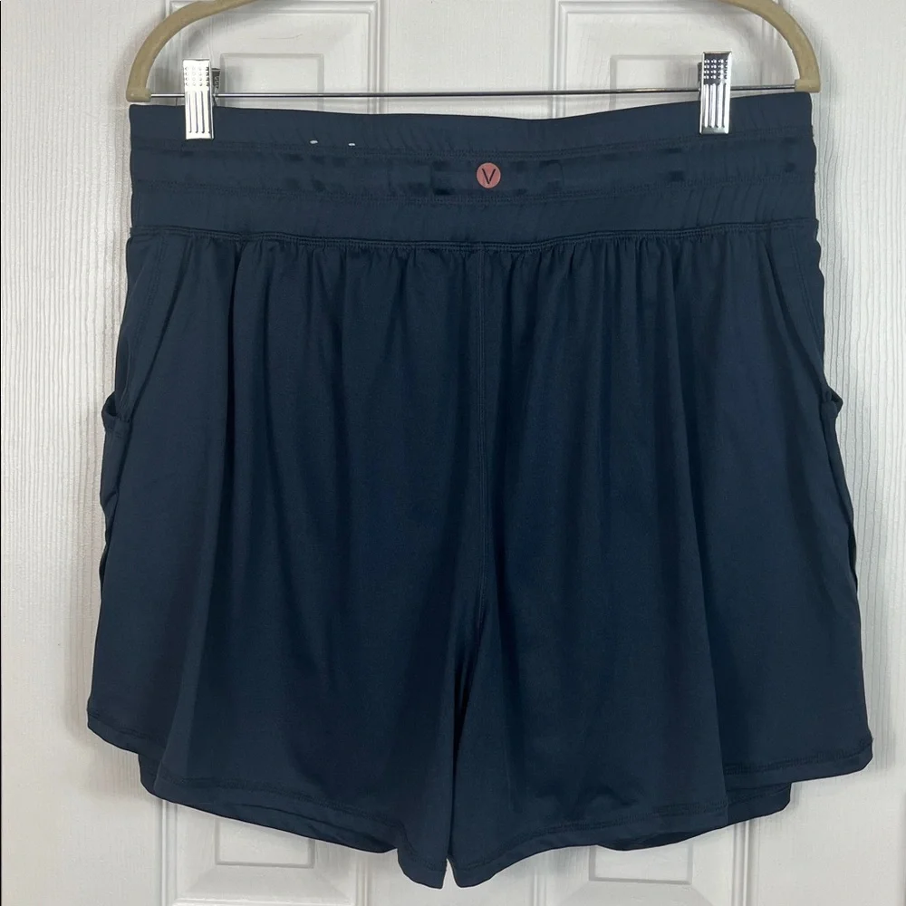 Livi navy blue athletic shorts with rash shirt under. Size 14/16. Pockets - Picture 5 of 7